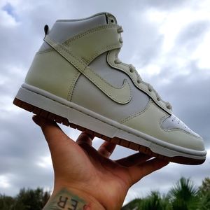 Nike DUNKS sail gum size 6.5 W